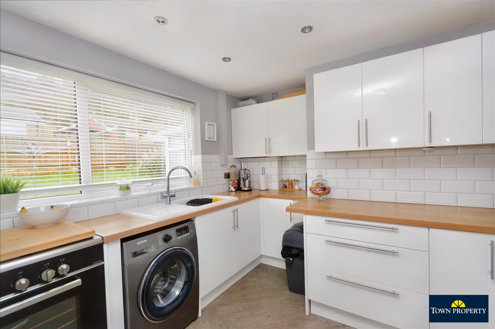 Property Details for Bracken Road Eastbourne East Sussex BN20 8SH